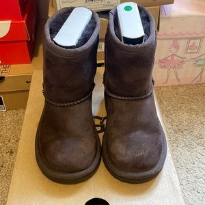 T classic chocolate Ugg Boots